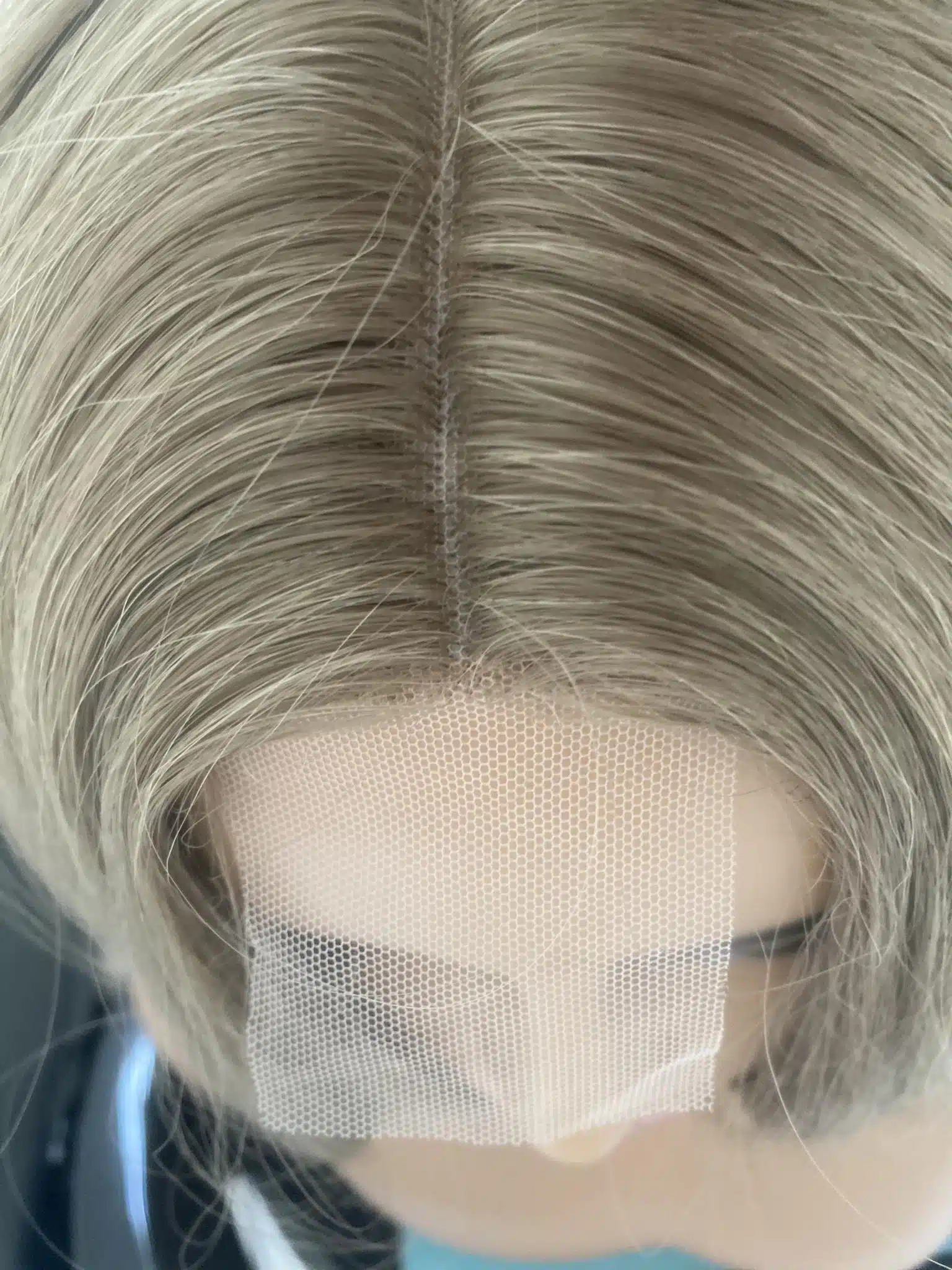 Hosszú természetes szőke hálós (Lace front) paróka - Image 14