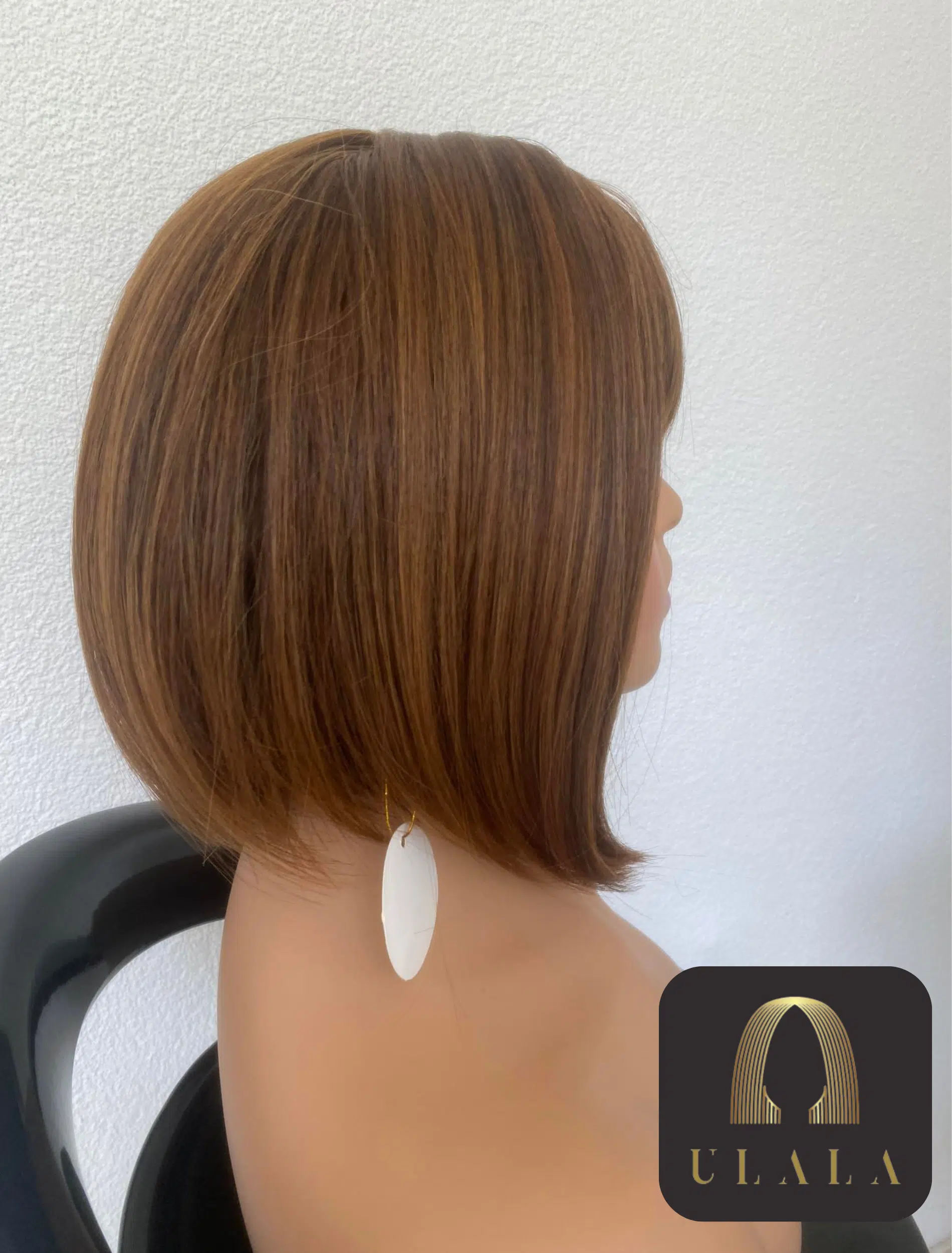 rövid félhosszú barna paróka eladó